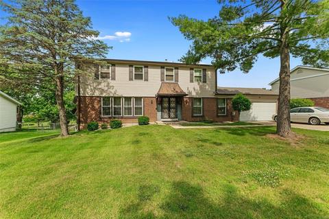 551 Arblay Pl, Manchester, MO 63011 photo 2