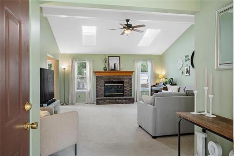 1452 Sunburst Dr, O'fallon, MO 63366 photo 2