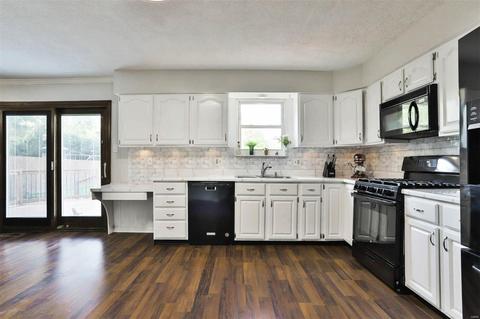 814 Windingpath Ln, Manchester, MO 63021 photo 9