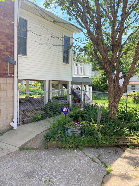 8916 Apache, Saint Louis, MO 63114 photo 19