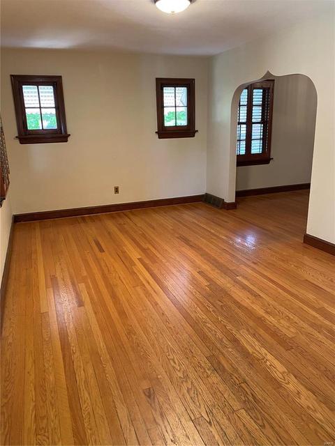 8916 Apache, Saint Louis, MO 63114 photo 2
