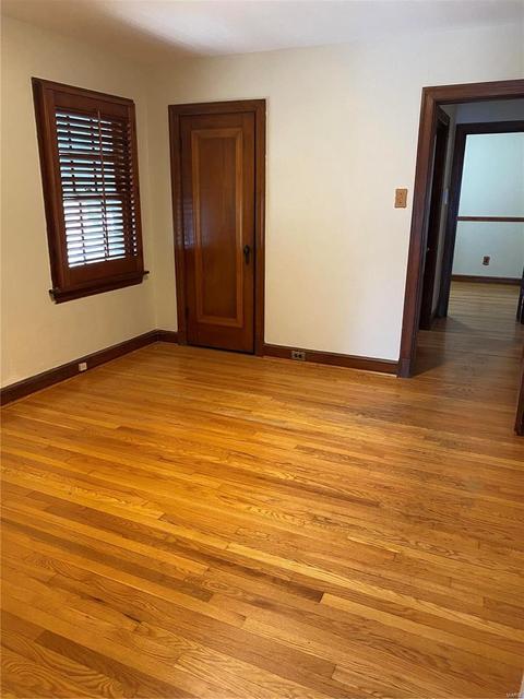 8916 Apache, Saint Louis, MO 63114 photo 9