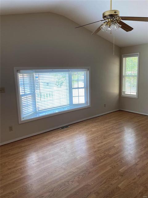 8916 Apache, Saint Louis, MO 63114 photo 13