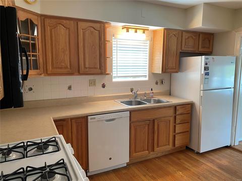 8916 Apache, Saint Louis, MO 63114 photo 5