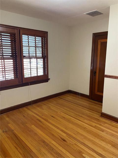 8916 Apache, Saint Louis, MO 63114 photo 11