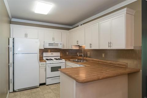 1332 Holgate Dr #G5, Ballwin, MO 63021 photo 9