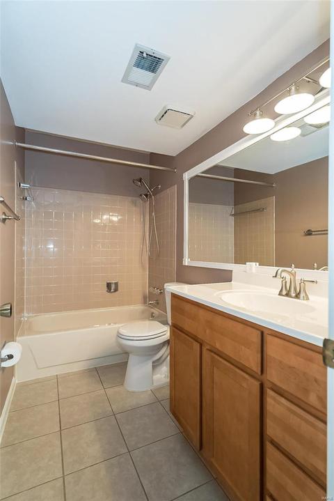 1332 Holgate Dr #G5, Ballwin, MO 63021 photo 18