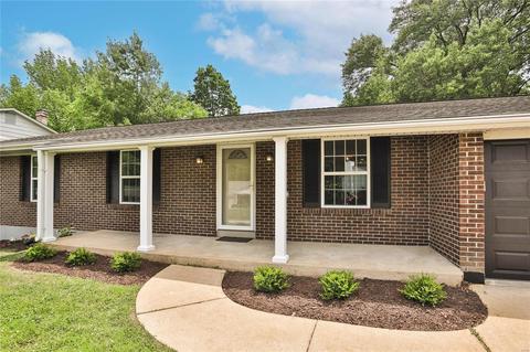 118 Breezeview Dr, Ballwin, MO 63021 photo 2
