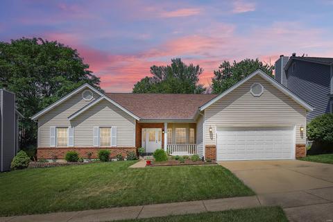 831 Heron Woods Dr, Manchester, MO 63021 photo 1