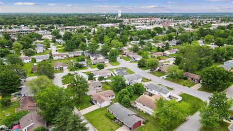 214 Roaring River Dr, O'fallon, MO 63366 photo 4