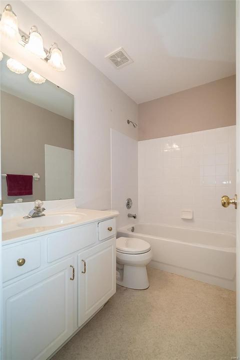 300 Summer Haven Ct, O'fallon, MO 63368 photo 24