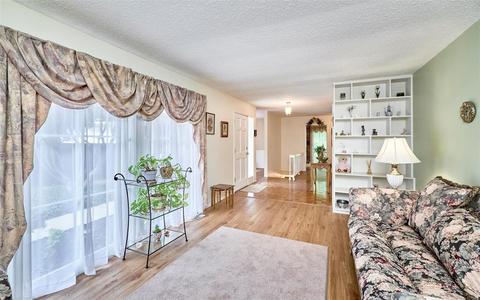 815 Country Stone Dr, Manchester, MO 63021 photo 3