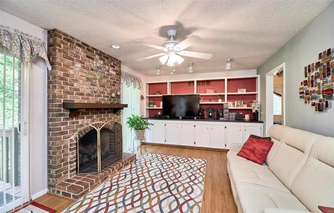 815 Country Stone Dr, Manchester, MO 63021 photo 4