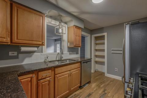 8904 Apache Ln, Saint Louis, MO 63114 photo 6