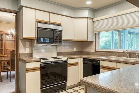 1895 Dougherty Terrace Dr, Ballwin, MO 63021 photo 12