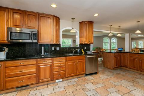 1347 Summit Dr, Fenton, MO 63026 photo 5