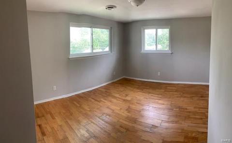 3638 Dixie Dr, Saint Ann, MO 63074 photo 9
