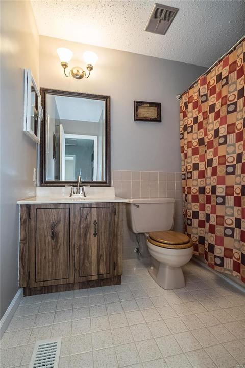 811 Eaglebrooke Dr, Ballwin, MO 63021 photo 23