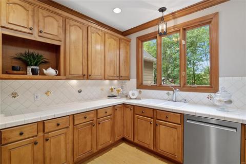 665 Clifden Dr, Weldon Spring, MO 63304 photo 28