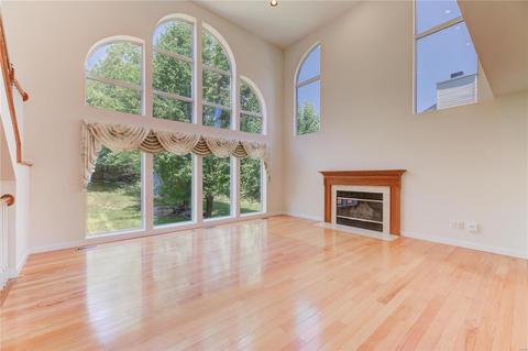 950 Kiefer Trails Dr, Ballwin, MO 63021 photo 2