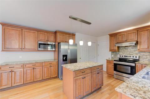 950 Kiefer Trails Dr, Ballwin, MO 63021 photo 4