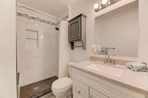144 Carmel Woods Dr, Ellisville, MO 63021 photo 13