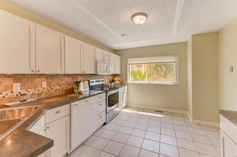 144 Carmel Woods Dr, Ellisville, MO 63021 photo 9