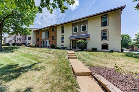144 Carmel Woods Dr, Ellisville, MO 63021 photo 2