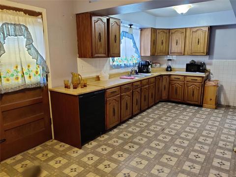 3846 Waco Dr, Saint Louis, MO 63121 photo 6