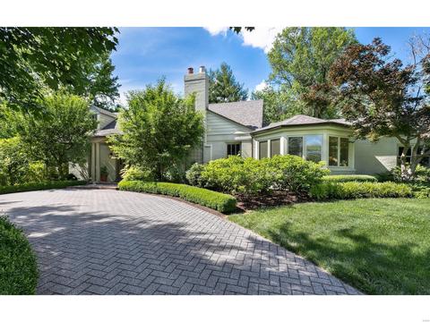 1 Wickersham Ln, Ladue, MO 63124 photo 2