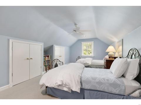 1 Wickersham Ln, Ladue, MO 63124 photo 22