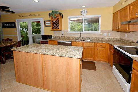 1766 Spring View Ct, Ballwin, MO 63021 photo 10