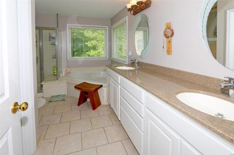 1766 Spring View Ct, Ballwin, MO 63021 photo 20