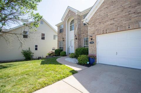 1366 Arbor Bluff Cir, Ballwin, MO 63021 photo 2