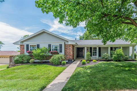 907 Parkwatch Dr, Ballwin, MO 63011 photo 1