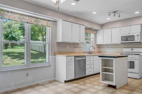 620 Burwick Ter, Manchester, MO 63021 photo 7