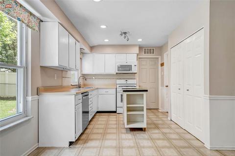 620 Burwick Ter, Manchester, MO 63021 photo 6