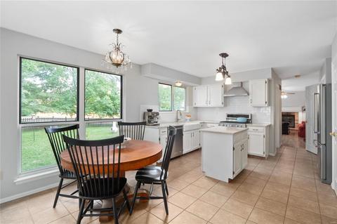 934 Windgate Ct, Fenton, MO 63026 photo 6