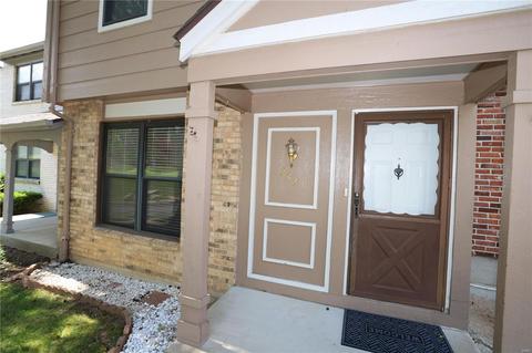 2431 Hidden Meadow Ln, Ballwin, MO 63021 photo 2