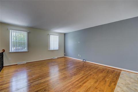 707 Chantilly Ct, Ballwin, MO 63011 photo 4