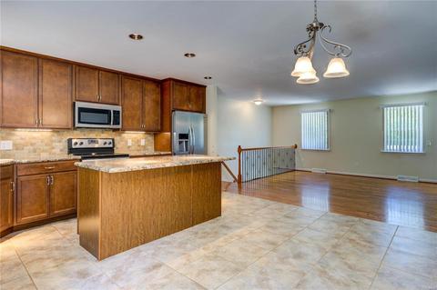 707 Chantilly Ct, Ballwin, MO 63011 photo 9