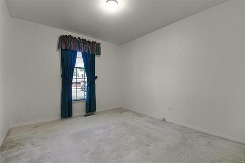 2952 Point Dr, Saint Louis, MO 63129 photo 14