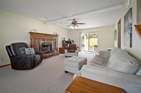 6 Oakwood Ct, O'fallon, MO 63366 photo 3