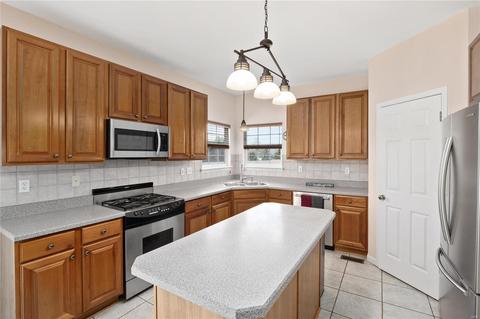 754 Castle Pines Dr, Ballwin, MO 63021 photo 9