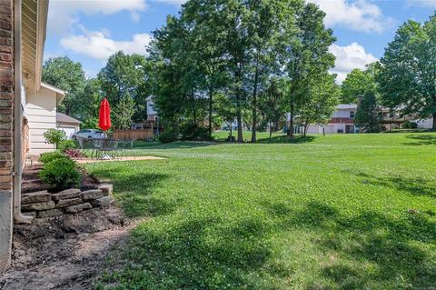 907 Dutchmill Dr, Ballwin, MO 63011 photo 3