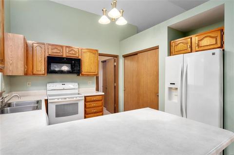 3 Greystoke Ct, Ballwin, MO 63021 photo 10