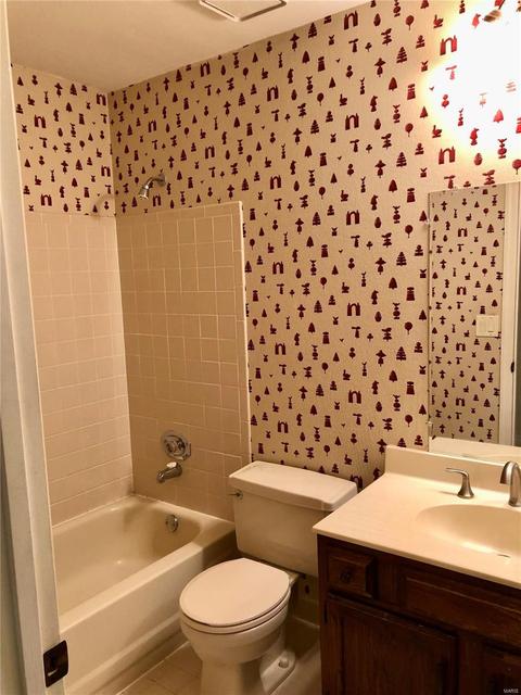 1574 Carman Valley Dr, Ballwin, MO 63021 photo 26