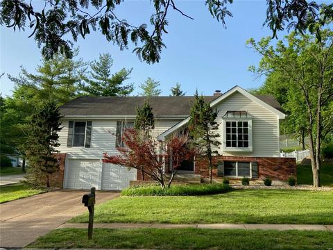 1574 Carman Valley Dr, Ballwin, MO 63021 photo 1