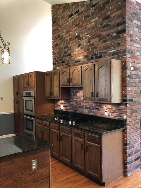 1574 Carman Valley Dr, Ballwin, MO 63021 photo 17
