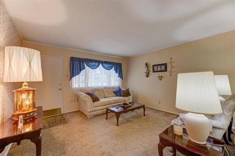 407 Saint John Dr, O'fallon, MO 63366 photo 2